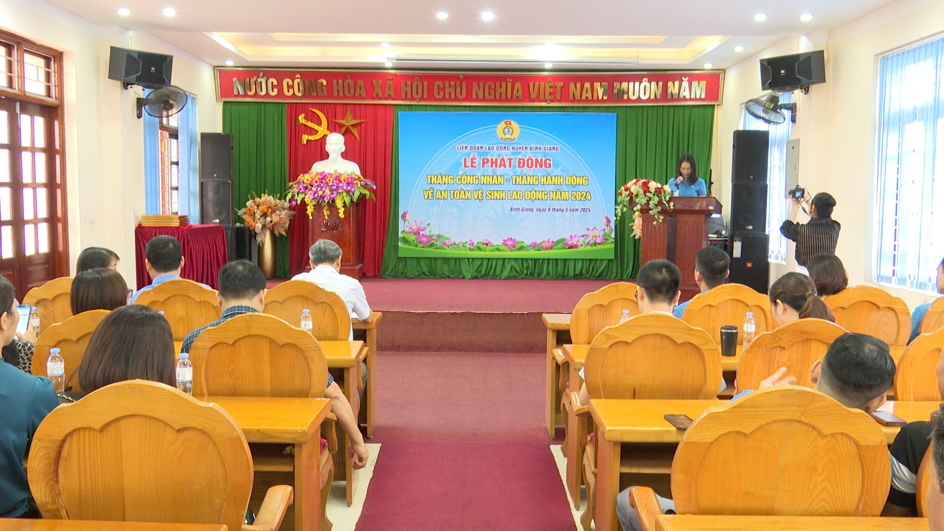 Phát động tháng CN.jpg 2.jpg