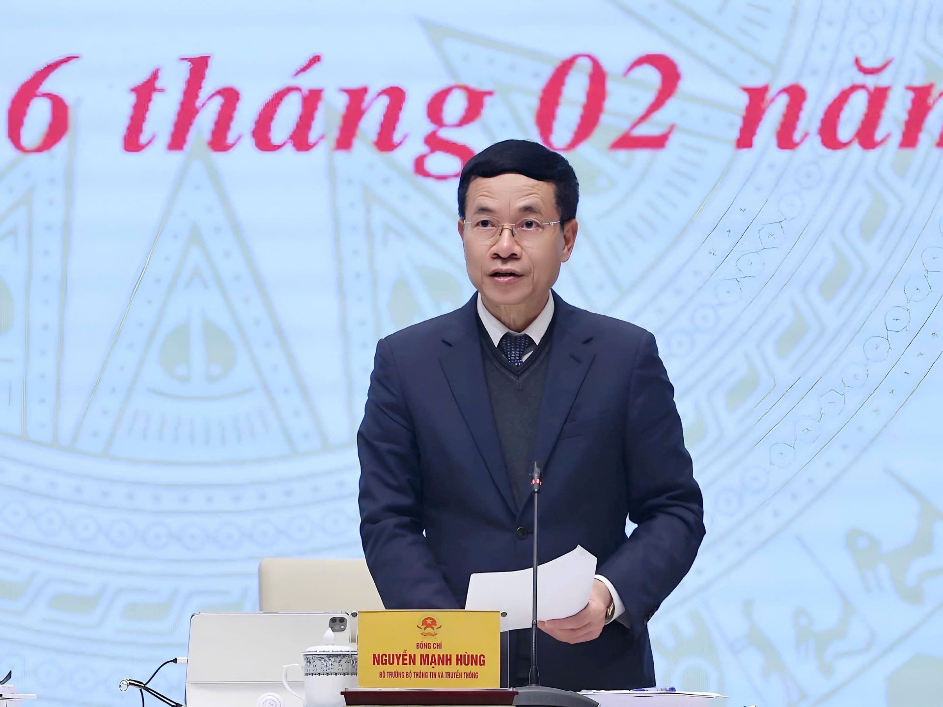 nguyen-manh-hung-.jpg